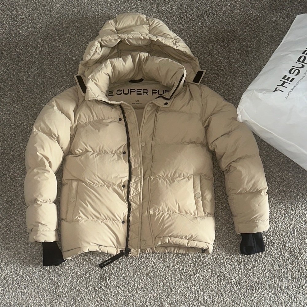 Aritzia The Super Puff Xs